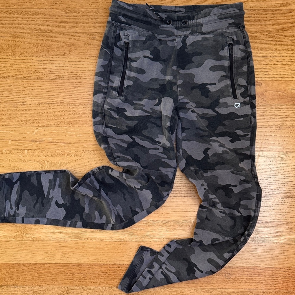 GapFit Kids Tech Joggers in Black Camo